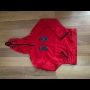 Boys under armour hoodie. Size 7.